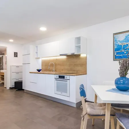 Apartment Tino With Free Parking
