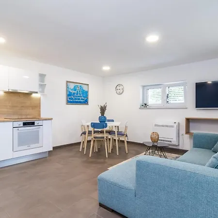 Tino With Free Parking Appartement